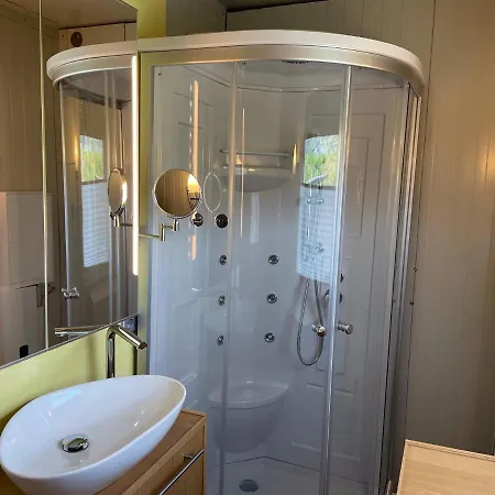 Hausboot Im Hafen بوتيل سانكت غور