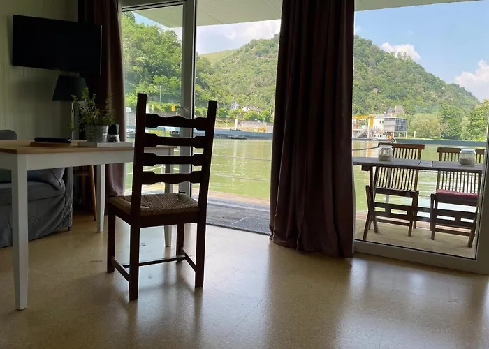 Botel Hausboot Im Hafen *